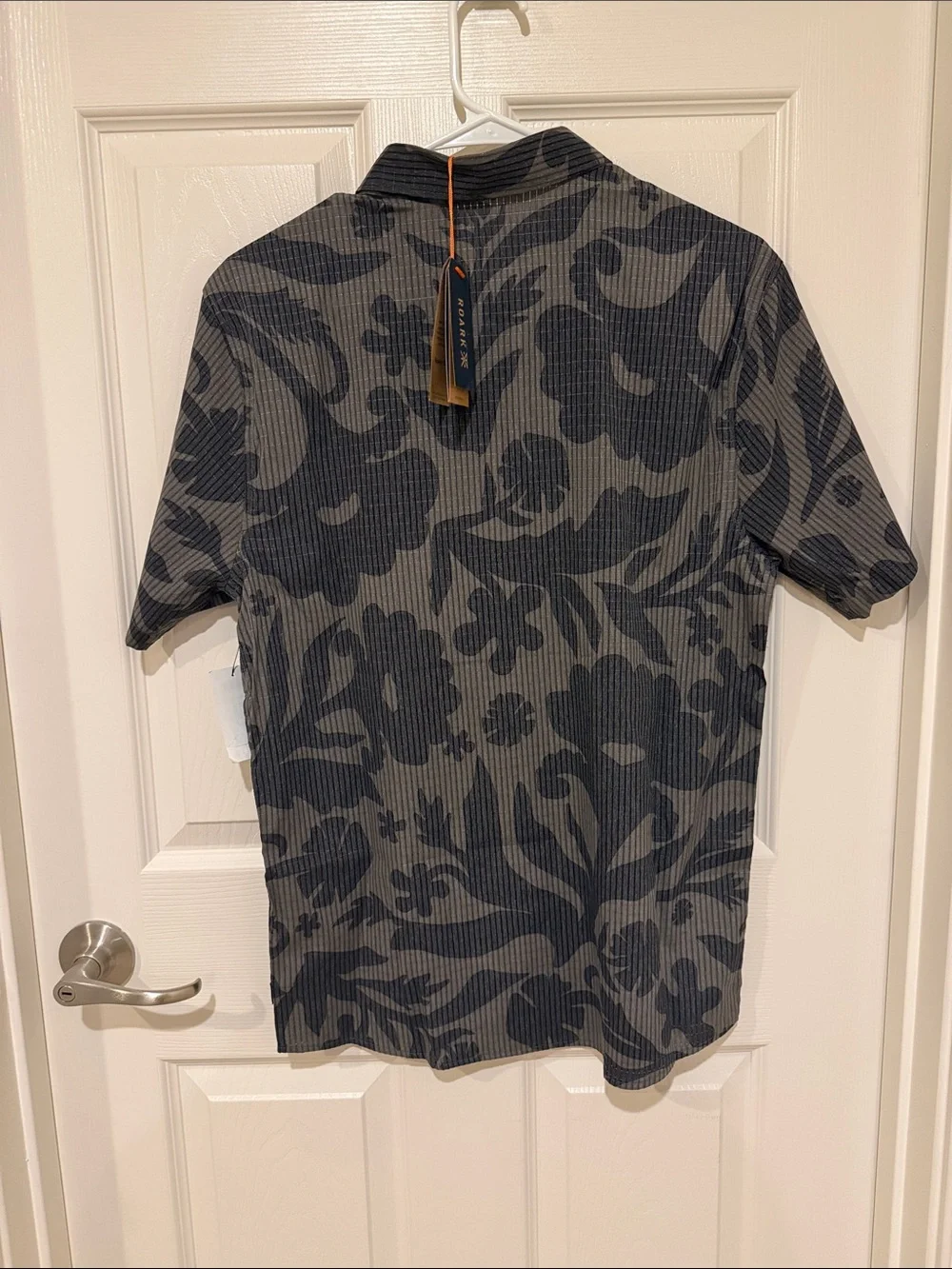 Roark Short-Sleeve Floral Button-Down Shirt - Charcoal & Gray - Picture 2 of 2
